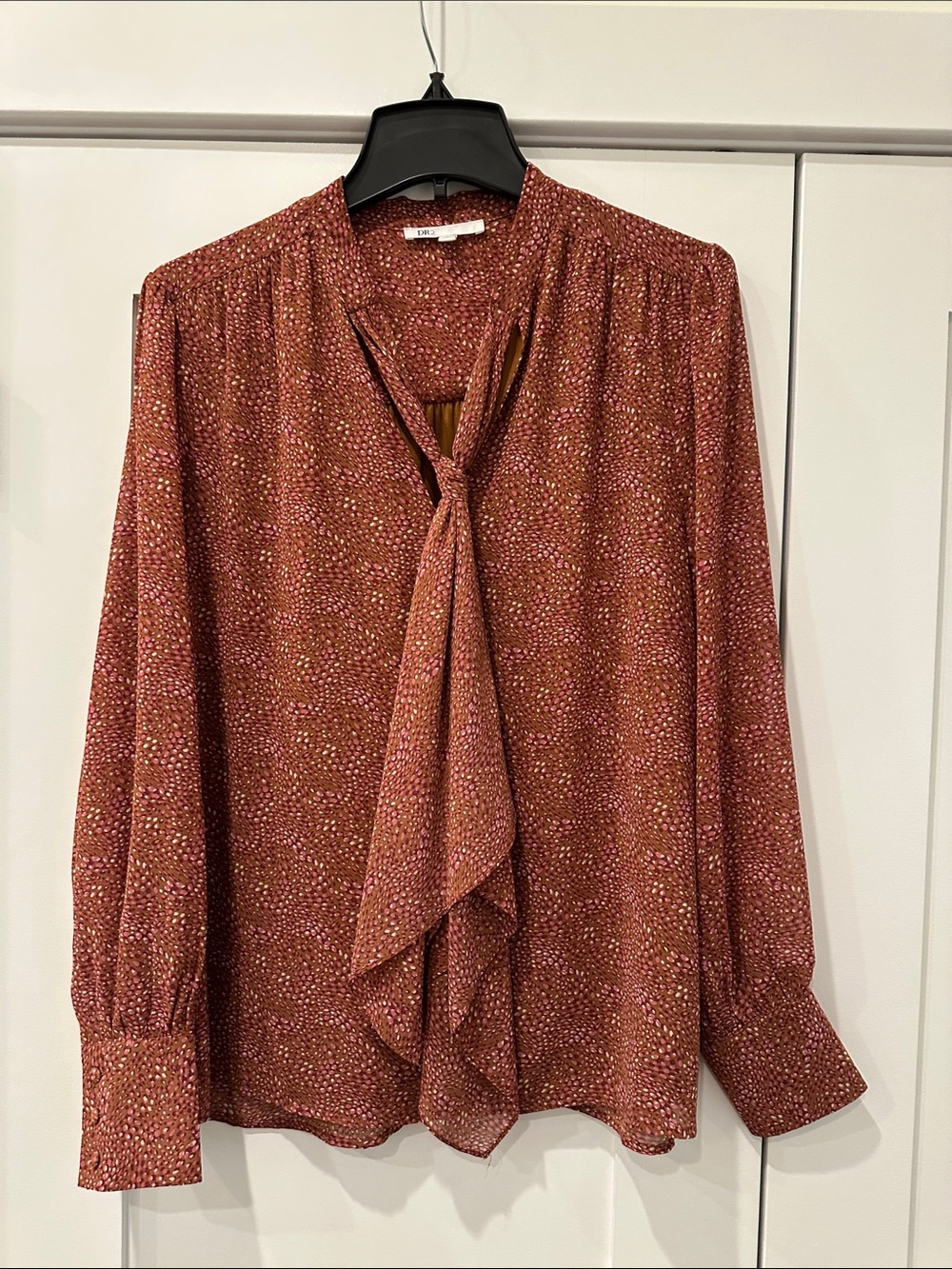 DR2 Rust Speckled Tie-Neck Blouse